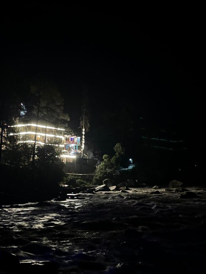 Wabi Sabi Riverside Hostel Касоль Экстерьер фото