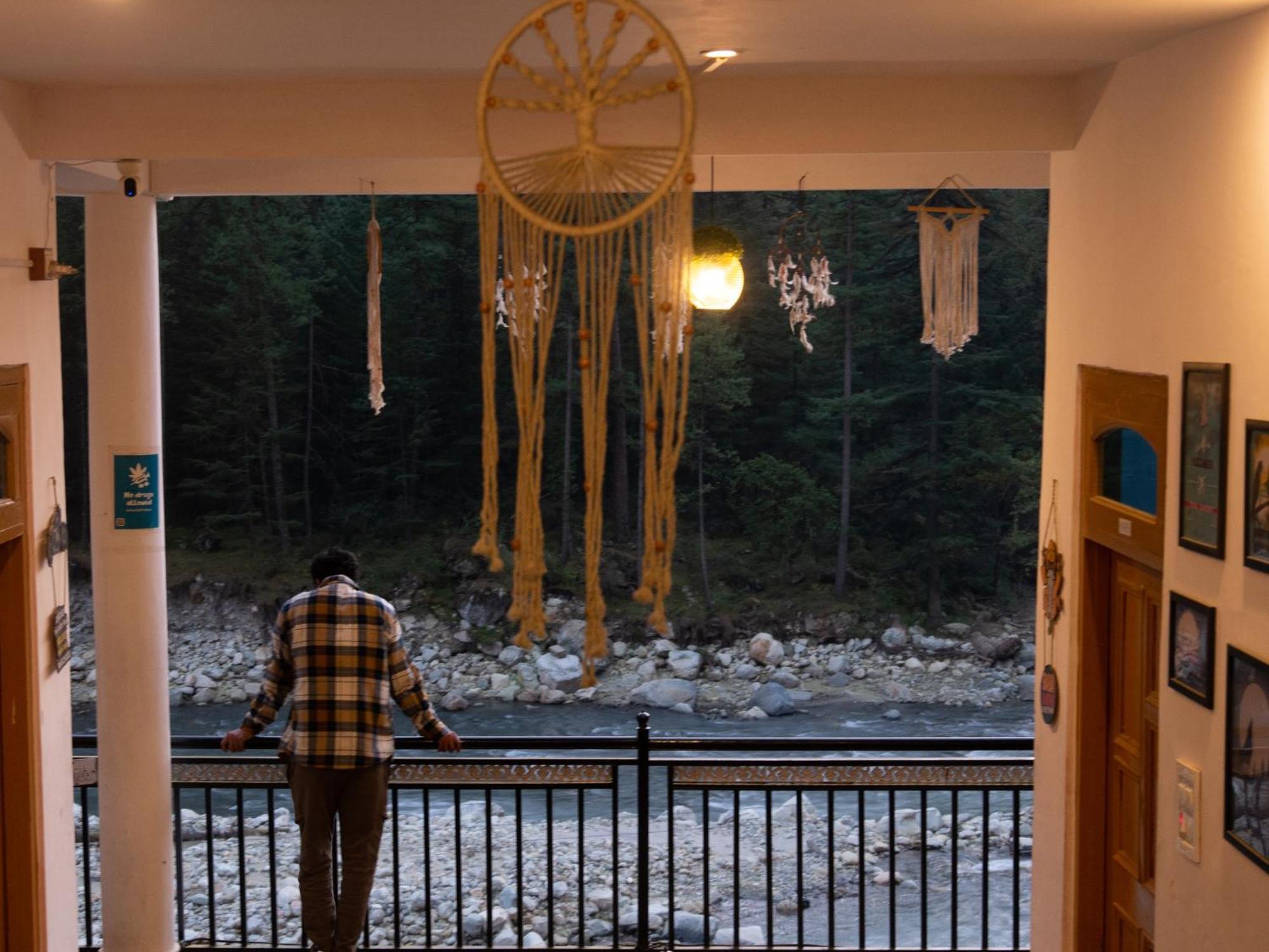 Wabi Sabi Riverside Hostel Касоль Экстерьер фото