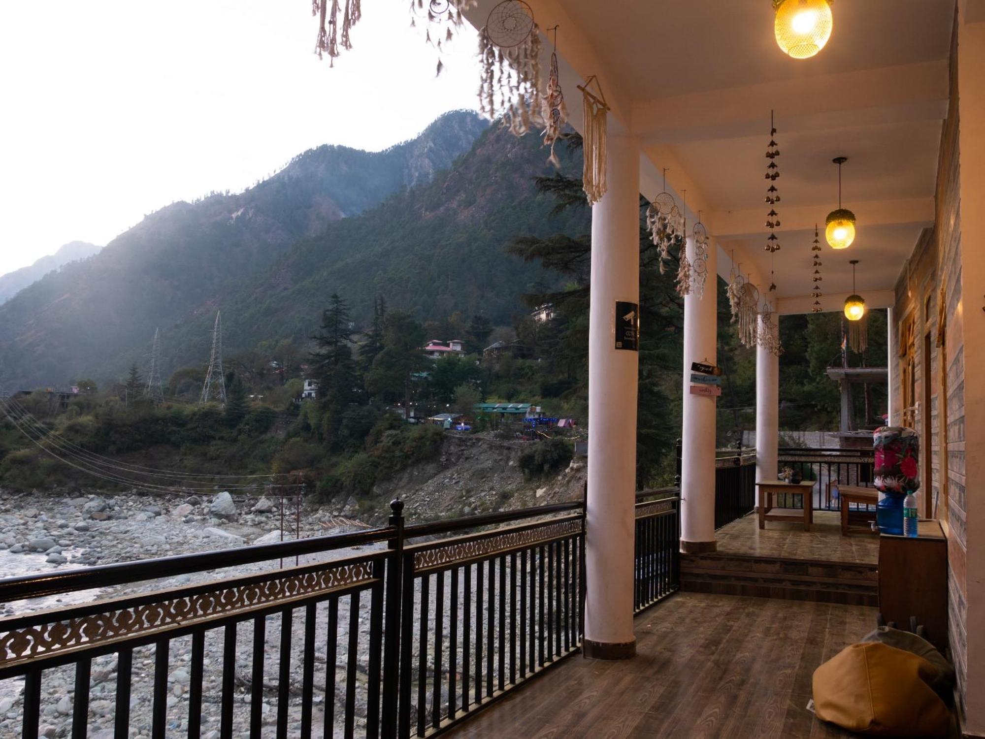 Wabi Sabi Riverside Hostel Касоль Экстерьер фото
